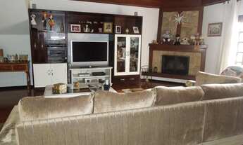 Imagem 2: Casa para Venda em Campos do Jordão, Abernéssia, 4 dormitórios, 4 suítes, 1 banheiro, 4 va