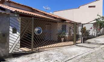 Imagem 2: Casa com vista panorâmica no bairro Jardim das Acácias, São Lourenço-MG