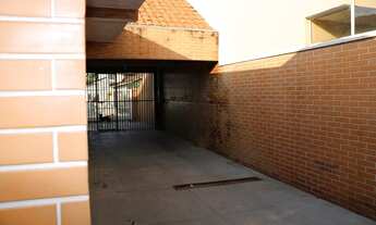 Imagem 7: Casa para venda possui 165 metros quadrados com 4 quartos em Cajuru - Curitiba - PR