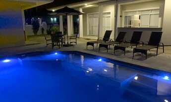 Imagem 4: Casa para aluguel e venda com 400 metros quadrados com 5 quartos.