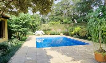 Imagem 3: Condomínio Aldeia, Maravilhosa casa linear em centro de terreno.