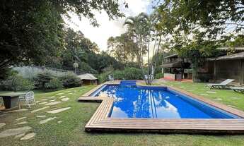 Imagem 4: Casa de condomínio para venda possui 468 metros quadrados com 4 quartos