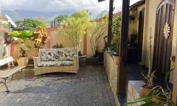 Imagem: Casa com 2 dormitórios à venda, 143 m²