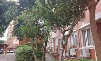 Imagem 6: Excelente casa em condomínio em ótima localização no bairro, possui 3 dormitórios sendo um