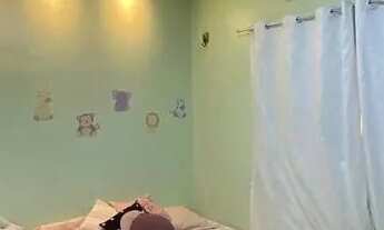 Imagem 4: Vende-se casa em condomínio com 2/4 e 1 suíte master com closet mobiliado