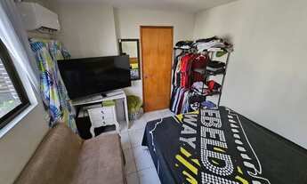 Imagem 1: Flat todo mobiliado de único dono, sendo 1 quarto amplo e WC social com vista mar