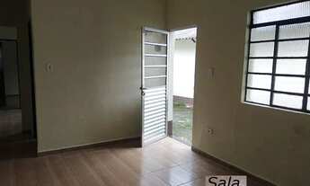 Imagem 3: Casa de 3 cômodos em vila aconchegante