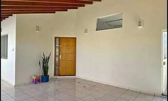 Imagem 2: CASA COM 3 QUARTOS E 2 BANHEIROS À VENDA