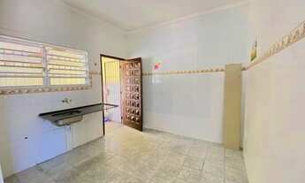 Imagem 4: CASA LOTE INTEIRO COM PISCINA A 500m DA PRAIA de 3 dormitórios à venda, 144 m² por R$ 400