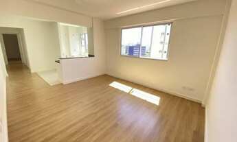 Imagem 3: Apartamento para Venda em Maringá, Zona 04, 2 dormitórios, 1 suíte, 1 banheiro, 1 vaga