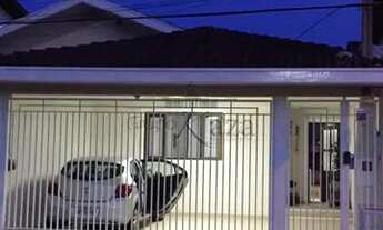 Imagem 3: Casa para venda tem 180 metros quadrados com 4 quartos