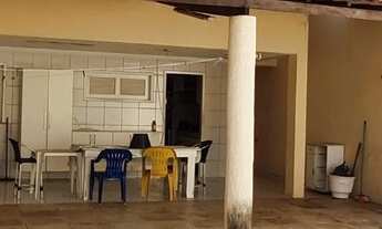 Imagem 3: Duplex atrás do Divina Picanha