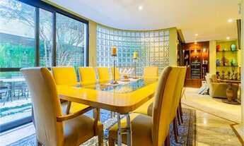 Imagem 2: Casa espaçosa e elegante com 4 dormitórios, 3 suítes e 2 vagas no Jardim Europa