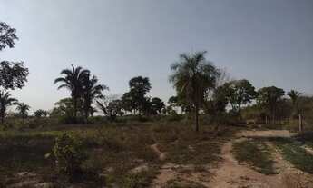 Imagem 5: Fazenda c/ 880he, aprox. 500he abertos/juquirados, 14km de Cuiabá-MT