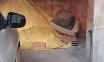 Imagem 6: Casa em rua pública