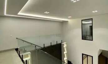 Imagem 7: Sobrado para venda possui 328 metros quadrados com 4 quartos