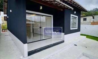 Imagem 5: Casa plana em terreno com 360m², com 3 dormitórios, 1 suíte e 4 vagas de garagem à venda