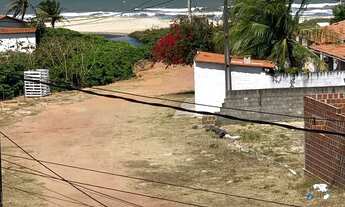 Imagem 6: Casa triplex mobiliado em frente à praia