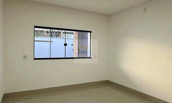 Imagem 7: Casa Padrão LOTE GRANDE com Espaço para Piscina região do setor Garavelo