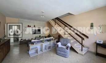 Imagem 7: Casa de Vila : / Residencial / Pechincha / 205m2 / Sala / 3 Quartos / Suíte / Armários / V