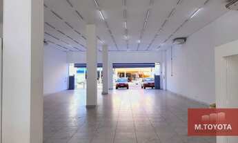 Imagem 3: Amplo salão comercial, com 04 banheiros e estacionamento próprio (08 vagas) - para venda o