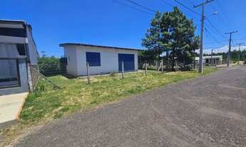 Imagem 2: De barbada e em terreno amplo de esquina