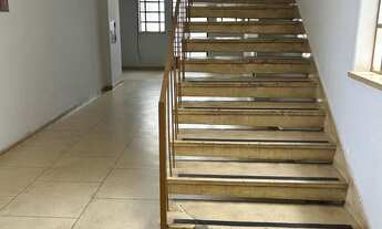 Imagem 2: Apartamento 2/4 com garagem no centro