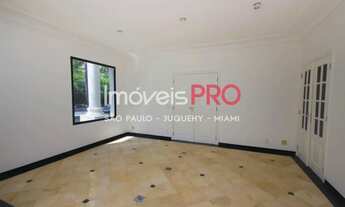 Imagem 7: Imponente Casarão comercial alto padrão estilo neoclássico, reformado, 14 vagas