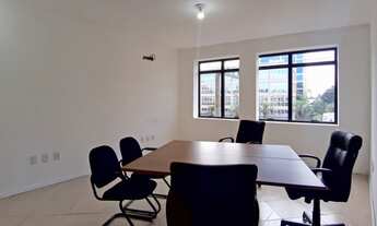 Imagem 6: Amplo conjunto comercial com 3 ambientes, de frente para Av Assis Brasil