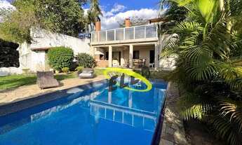 Imagem 2: Cond. Colinas São Fernando. 6d/4sts 2 lareiras, churrasqueira, piscina!