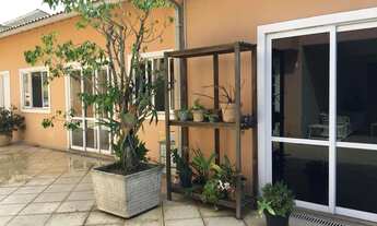 Imagem 6: Casa de condomínio para venda tem 220 metros quadrados com 4 quartos