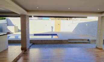 Imagem 4: Casa de condomínio para aluguel e venda possui 400 metros quadrados com 4 quartos