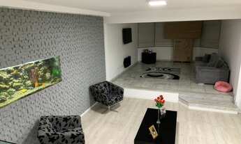 Imagem 3: Casa de condomínio para aluguel e venda possui 420 metros quadrados com 4 quartos