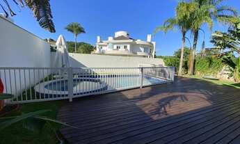 Imagem 2: Casa para venda tem 380 metros quadrados com 5 quartos em Jurerê - Florianópolis - Santa C