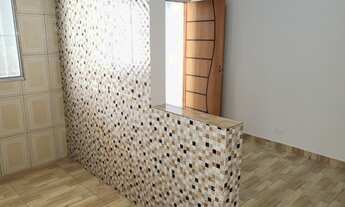 Imagem 4: Casa com quatro cômodos e garagem coberta