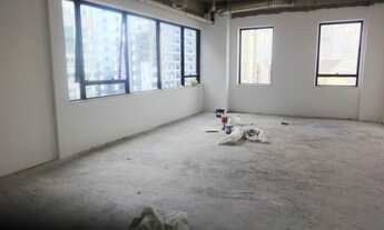 Imagem 4: Linda Sala - 130m² - Complexo Madeira - Andar alto - Permite junção - Primeira locação ou