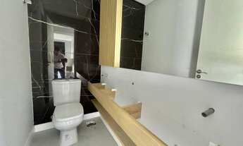 Imagem 7: Casa em condomínio fechado composta com 04 suítes independentes!