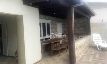 Imagem 6: Casa de alto padrão, localização privilegiada em Araranguá! O imóvel possui 03 dormitórios