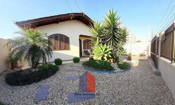 Imagem 2: Casa com Piscina no Boehmerwald