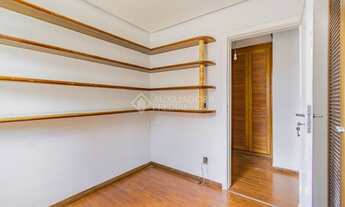 Imagem 6: Casa para venda possui 225 m² com 3 quartos em Ipanema - Porto Alegre - RS