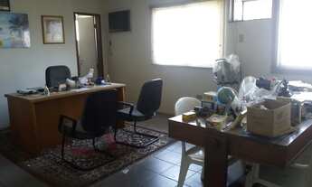 Imagem 6: Excelente casa na Av Recife, servindo para Loja/Depósito/Armazém, com 227 m2 útil, dois p