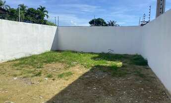 Imagem 5: Casa para venda possui 98 metros quadrados com 3 quartos em Flores - Manaus - AM