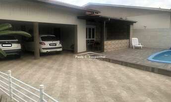 Imagem 2: Casa de alto padrão, localização privilegiada em Araranguá! O imóvel possui 03 dormitórios