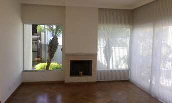 Imagem 7: Casa de condomínio para venda possui 540 metros quadrados com 5 quartos