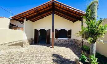 Imagem 3: CASA LOTE INTEIRO COM PISCINA A 500m DA PRAIA de 3 dormitórios à venda, 144 m² por R$ 400