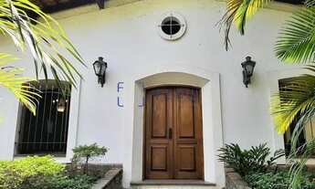 Imagem: Casa de 400m² a Venda no Com 3 Dormitorios