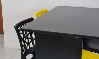 Imagem: Quarto e sala semi mobiliado no Farol