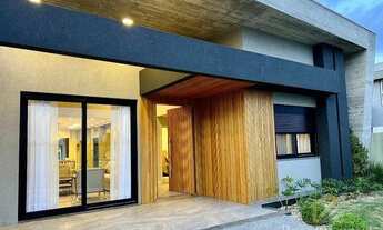 Imagem 2: Casa e Sobrado em Condomínio de 4 dormitórios à Venda - Xangri-lá