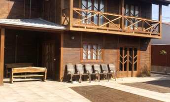 Imagem 4: Casa com Ampla Área Externa em Canto Grande Bombinhas para Locação de Temporada