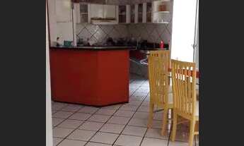 Imagem 4: Casa no Ipem Turu com área de piscina